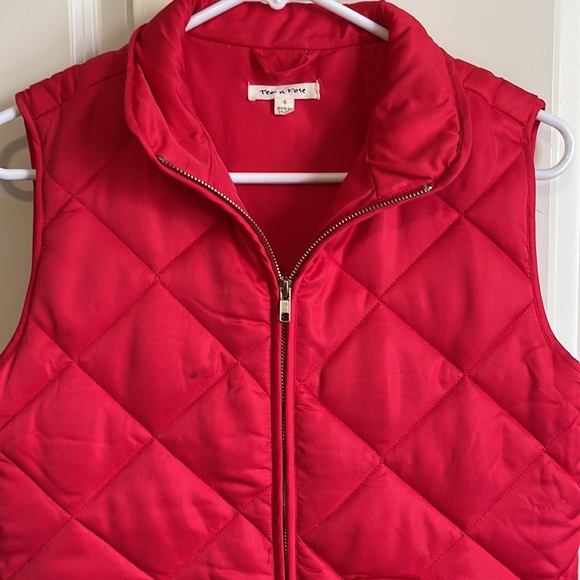 Red puffer vest - Picture 2 of 5